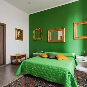 Camera con letto king size